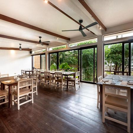 L'Osteria Luxe Beachfront B&B General Luna  Extérieur photo